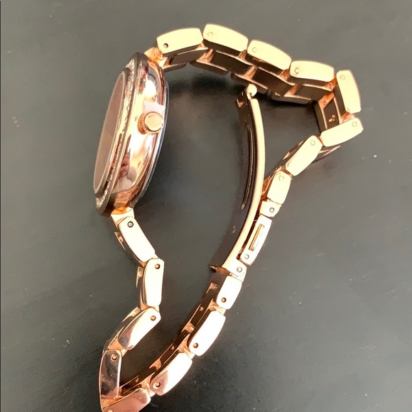 New/never Worn Ellen Tracy Rose Gold Watch - Picture 2 of 6